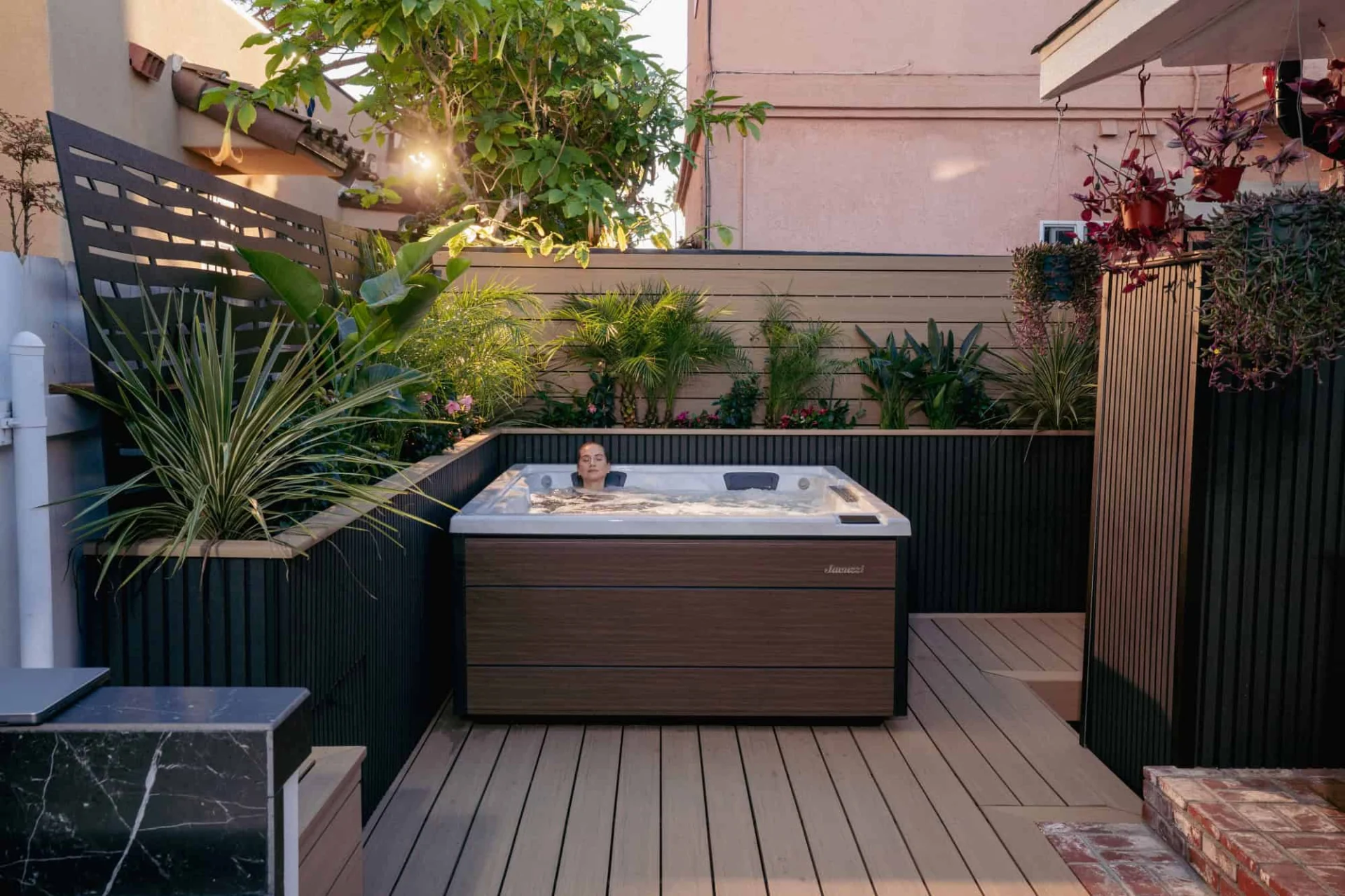 jacuzzi j 404 hot tub platinum modern hardwood lifestyle 01